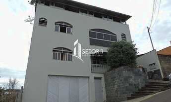 Imagem 2: WG - Sobrado para venda com 300 metros quadrados com 5 quartos em São Pedro - Juiz de Fora