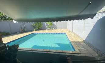 Imagem: Casa à venda com 3 dormitórios no bairro