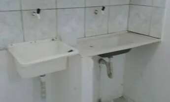 Imagem 2: Kitnet Casa com 1 banheiro