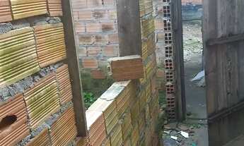 Imagem: Terreno com casa em construção