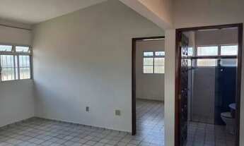 Imagem 3: Casa para venda com 180 metros quadrados com 3 quartos