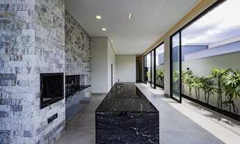 Imagem 4: Casa de condomínio para venda tem 270 metros quadrados com 3 quartos