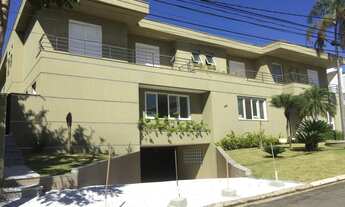 Imagem 6: Casa a venda tem 1360 m² com 6 suítes, 10 vagas - Suíte master com closet e lareira - Estu