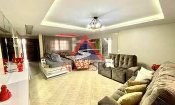 Imagem 7: Casa para venda tem 497 metros quadrados com 6 quartos