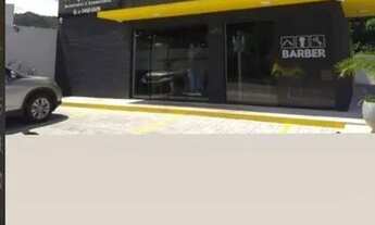 Imagem: Prédio comercial com loja montada - Itaipu