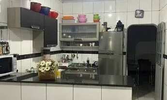 Imagem 2: A- casa no Silvio botelho