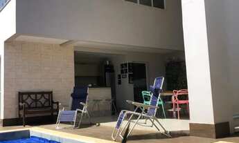 Imagem 4: Sobrado para aluguel possui 339 metros quadrados com 3 quartos