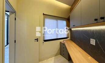 Imagem 6: Casa de Alto Padrão com 3 Suítes à Venda no Golden Park - Sofisticação e Conforto em Miras