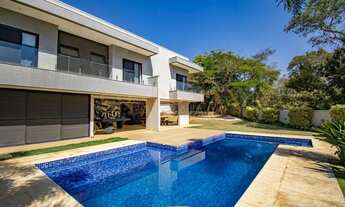 Imagem 4: Casa Moderna com Fundo para Mata Condomínio Shambala II