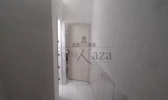 Imagem 4: Oportunidade - Casa Kitnet - Bosque dos Eucaliptos - 2 Dormitórios - 30m²