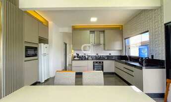 Imagem 7: Residência Semi-Nova com Piscina, Edícula e 2 Suítes a 350 Metros do Mar