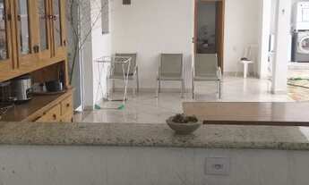 Imagem 2: Casa de condomínio sobrado para venda possui 437 metros quadrados com 5 quartos