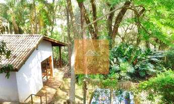 Imagem 4: Linda Propriedade, mobiliada e decorada com muito verde e lazer!