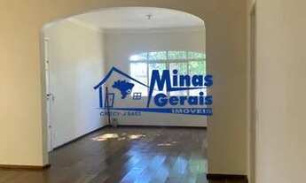 Imagem 5: CASA TÉRREA DE LOTE INTEIRO NO JARDIM DAS INDÚSTRIAS! 4 DORMITÓRIOS (SENDO 1 SUÍTE), SALA