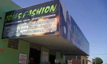 Imagem 2: Casa de esquina com salão comercial, ótima localização pra morar e pra comércio