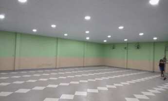 Imagem: Salão de festas, loja e casa em terreno