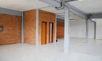 Imagem 4: BARRACÃO/GALPÃO para alugar com 1219.6m² por R$ 28.000,00 no bairro Capão Raso - CURITIBA