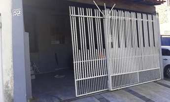 Imagem 2: Casa 5 cômodo + casa em cima 3 cômodo e área