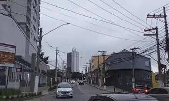 Imagem: Prédio misto do lado do shopping metrô