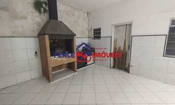 Imagem 2: Aluga-se Ampla Casa com 5 quartos, 4 suítes, Hidro no centro de São Vicente