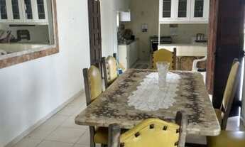 Imagem 5: Casa a Venda em local central em Vilas do Atlântico. Rua com guarita de segurança e próxim