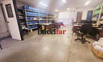 Imagem 5: Prédio Comercial, de 4 andares, em Benfica e grudado na Cadeg