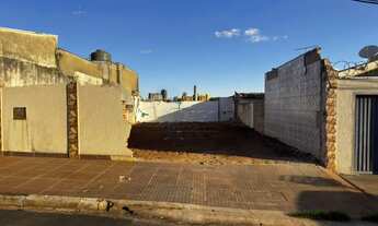 Imagem: Terreno Localizado Próximo a Av Castelo