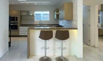 Imagem 2: Sobrado para aluguel e venda possui 270 metros quadrados com 4 quartos