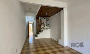 Imagem 3: CASA COM 4 DORMITÓRIOS E PÁTIO COM CHURRASQUEIRA NO CENTRO HISTÓRICO