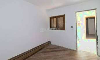 Imagem 5: Casa com 5 dormitórios, sendo 1 suíte, com pátio no bairro Cavalhada