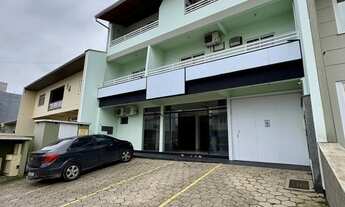 Imagem: Loja e sobre loja comercial com aproximadamente