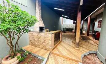 Imagem: Linda Casa Padrão à Venda no Parque Ribeirão