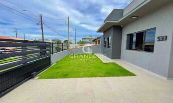 Imagem 3: Residência Semi-Nova com Piscina, Edícula e 2 Suítes a 350 Metros do Mar