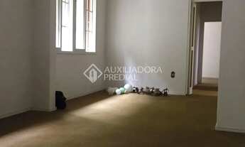 Imagem 4: Amplo apartamento de três quartos frente na Rua General Neto, desocupado