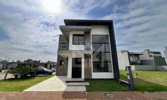 Imagem 5: Sobrado de Luxo com 3 Dormitórios e Área Gourmet: Viva a Exclusividade no Residencial Vale