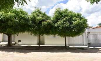 Imagem: Casa com 3 quatos, 2 banheiros no bairro