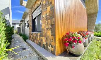 Imagem 4: Casa imponente em condomínio de alto padrão com acesso a lagoa