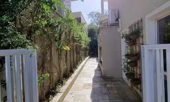 Imagem 5: Casa de condomínio para venda possui 300 metros quadrados com 4 quartos