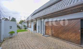 Imagem 3: Casa no Ahú de 358,18m² com 4 quartos