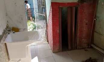 Imagem 4: Aluga-se casas em quintal de família