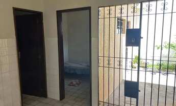 Imagem 5: Casa para venda com 180 metros quadrados com 3 quartos