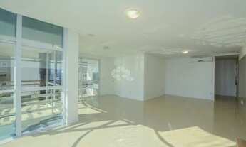 Imagem 4: Apartamento com vista para o mar, sendo 4 suíte, sendo 1 suíte master com hidromassagem, 3