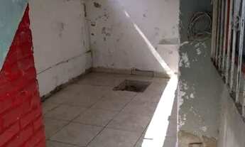 Imagem 2: Aluga-se casas em quintal de família