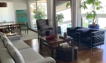 Imagem 2: Apartamento para aluguel tem 266 metros quadrados com 3 quartos