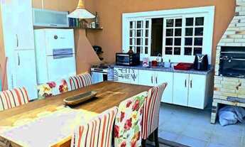 Imagem 2: VENDEMOS OU ALUGAMOS CASA REFORMADA COM 300M² - 3 SUÍTES - ITAIPAVA