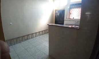 Imagem 3: Aluga-se uma Casa com Dois Quartos (Contato: *