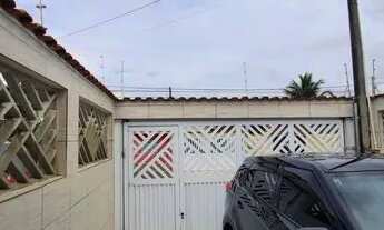 Imagem 2: Ótima casa próximo a rodovia com 03 dormitórios, toda reformada em Mongaguá