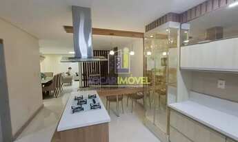 Imagem 7: Casa com 5 quartos sendo 3 suítes, área gourmet com jacuzzi, piscina aquecida, em Bairro B