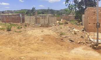 Imagem: Vendo lote na frente dos crichas em são