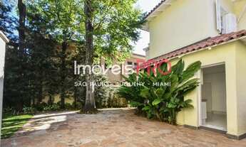 Imagem 4: Sobrado residencial reformado com três dormitórios no coração do Jardim Europa